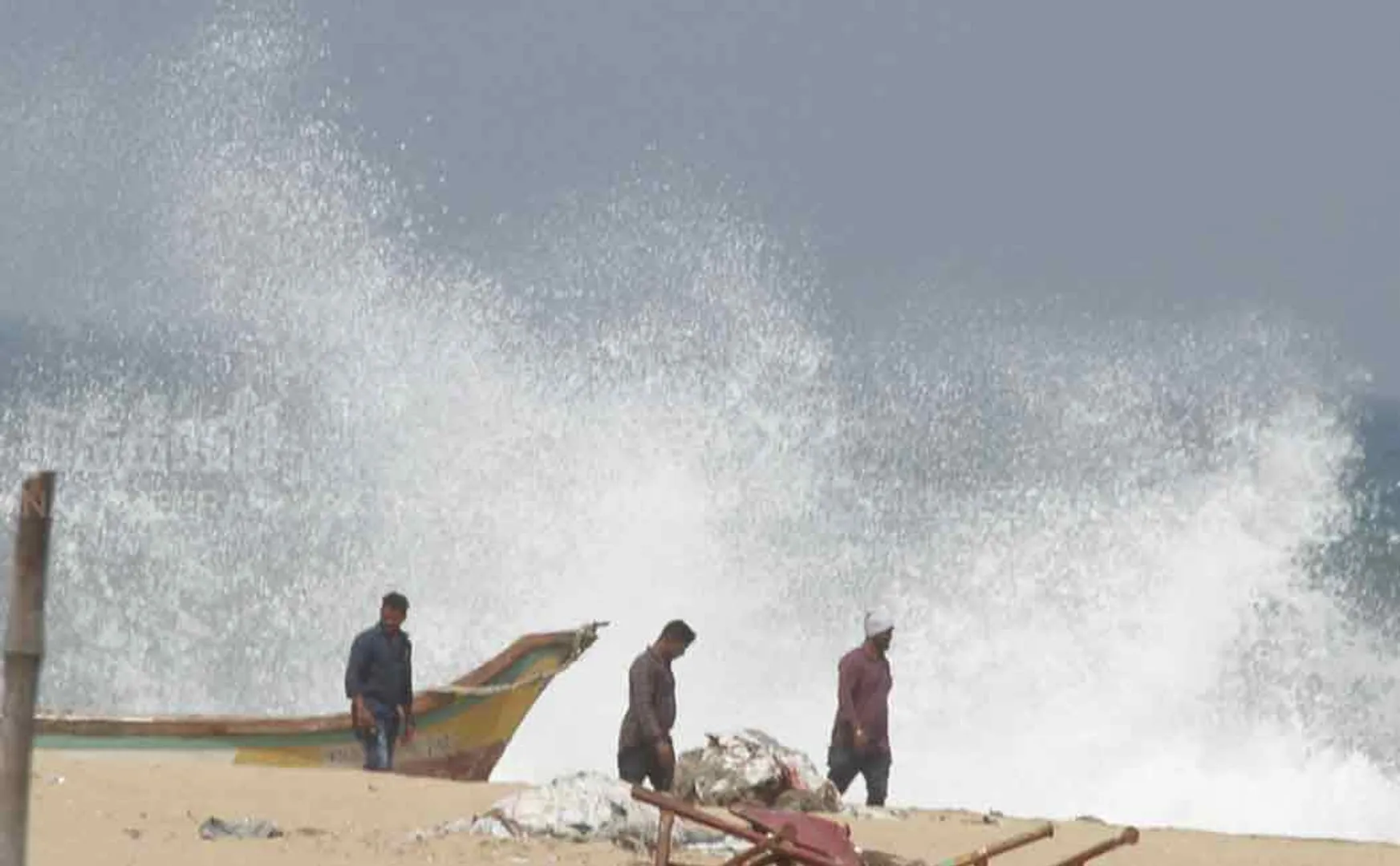 fani cyclone marina beach 