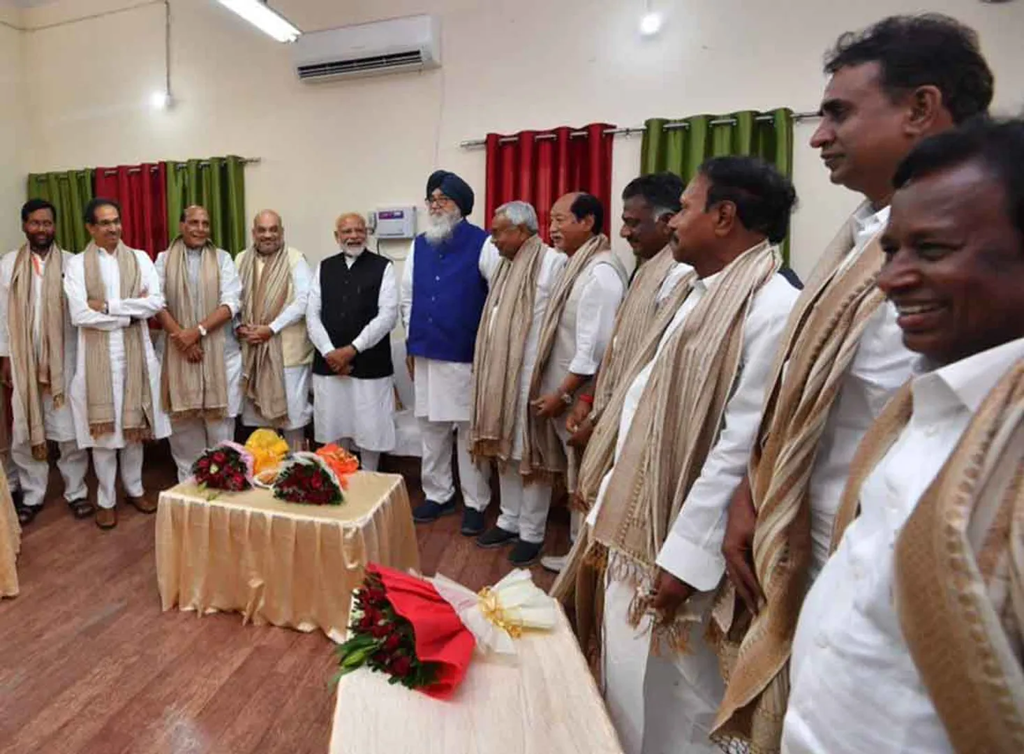 narendra modi - O Panneerselvam - varanasi