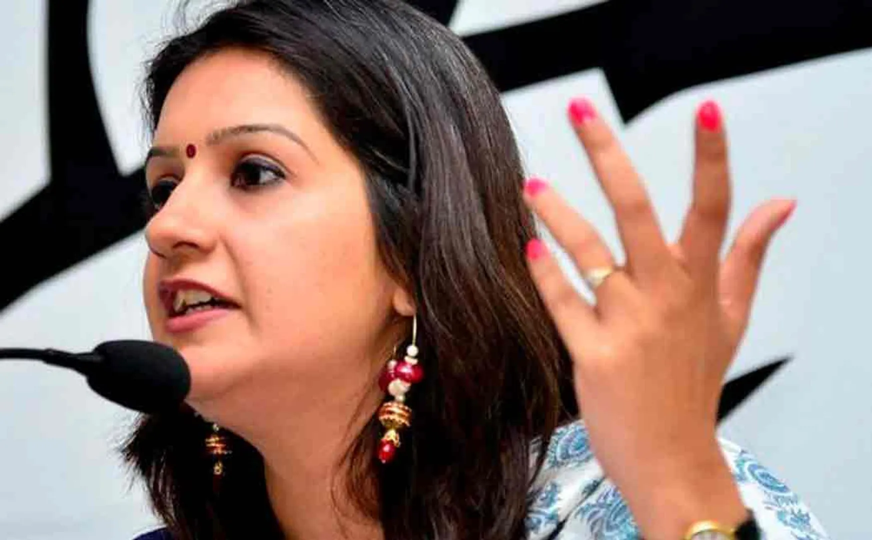 priyanka chaturvedi appointed as vice president of shiv sena