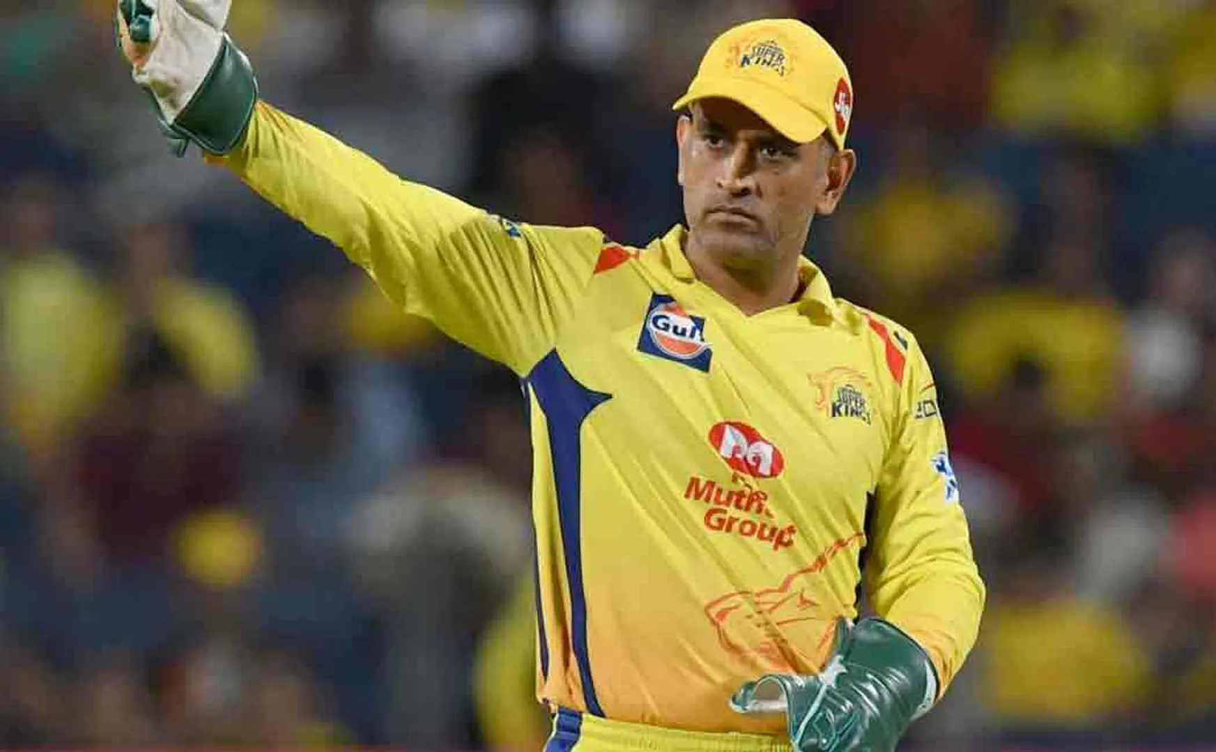 dhoni files a case on amarapalli constructions