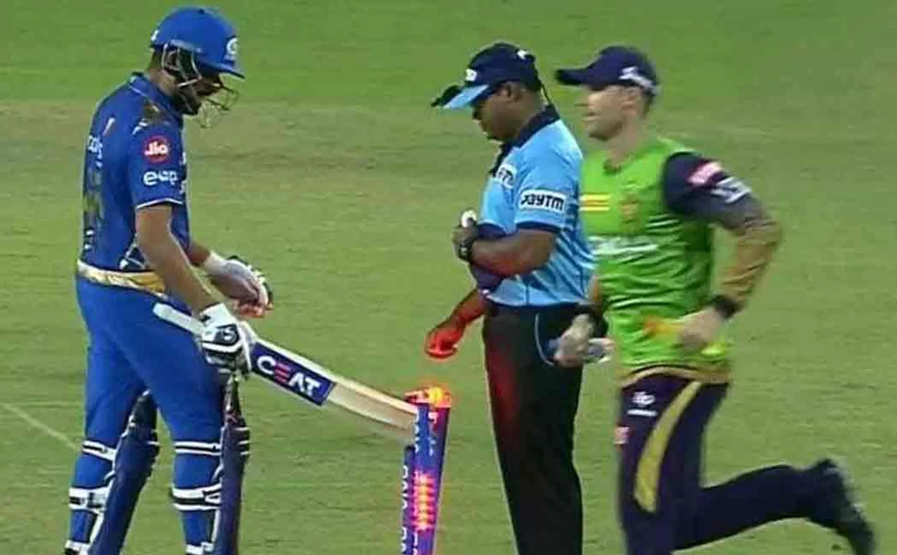 rohit sharma hit stumps on frustration after losing his wicket
