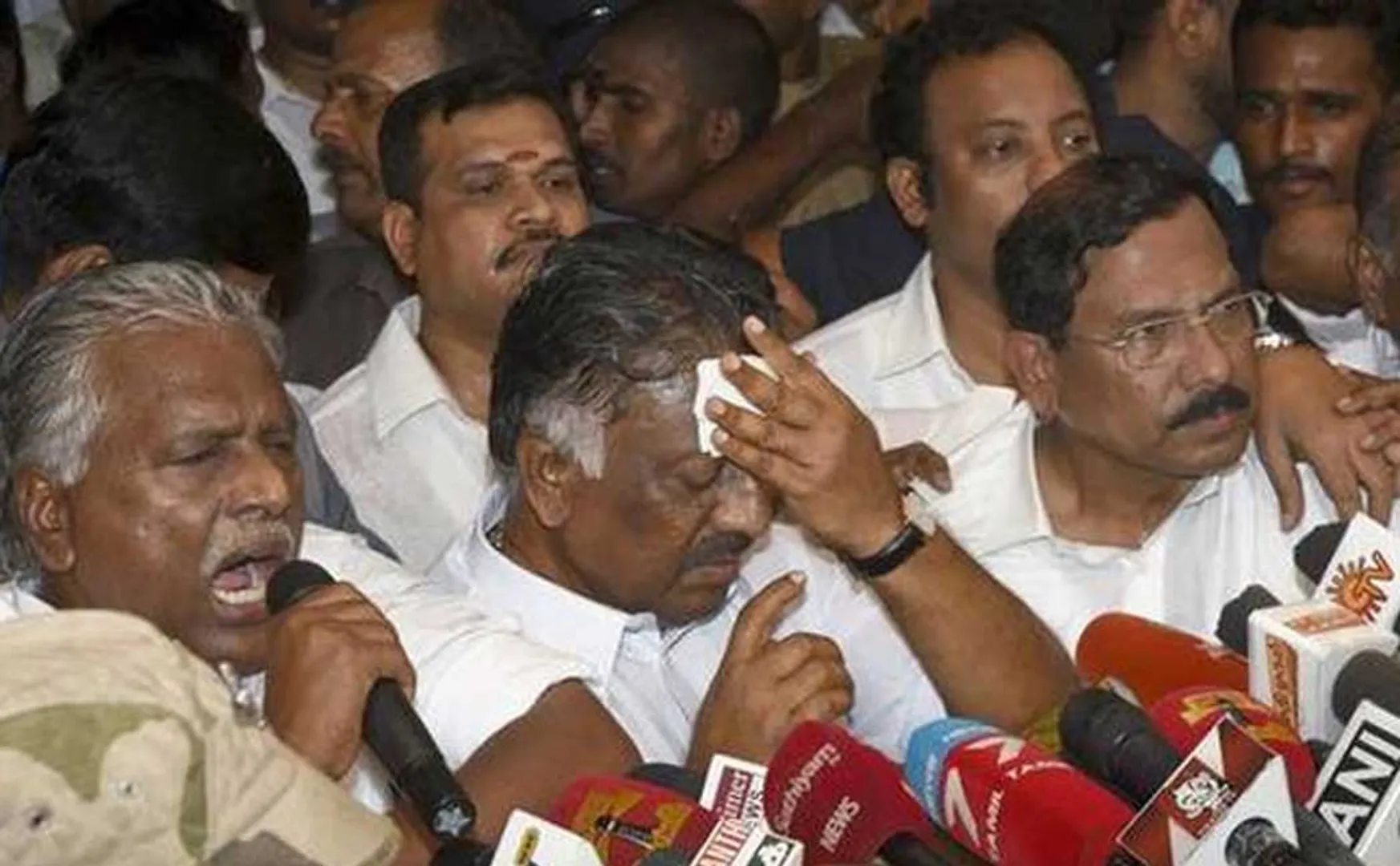 o panneerselvam
