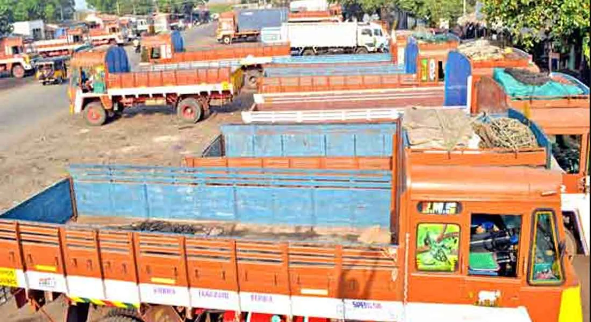  Tiruvarur lorry drivers, owners petition to collector