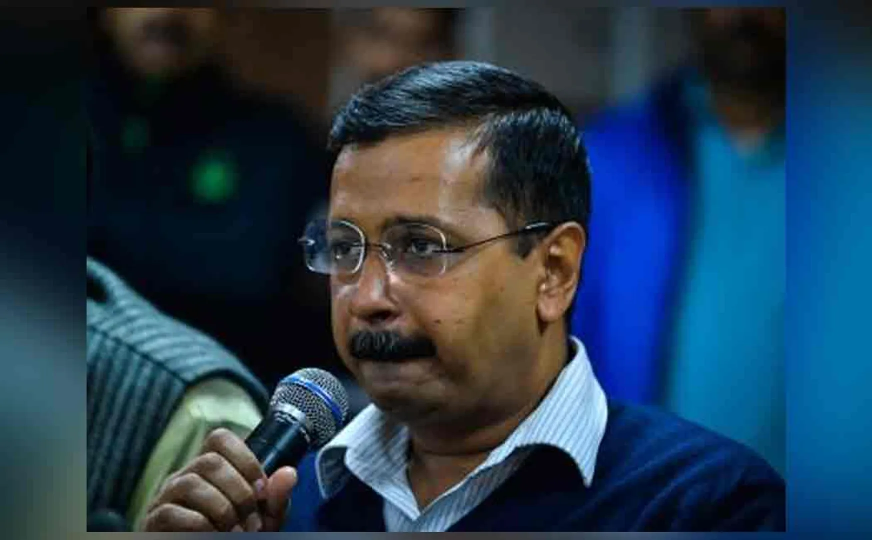 aravind kejriwal apologise to tamil student over his remark about university admissions