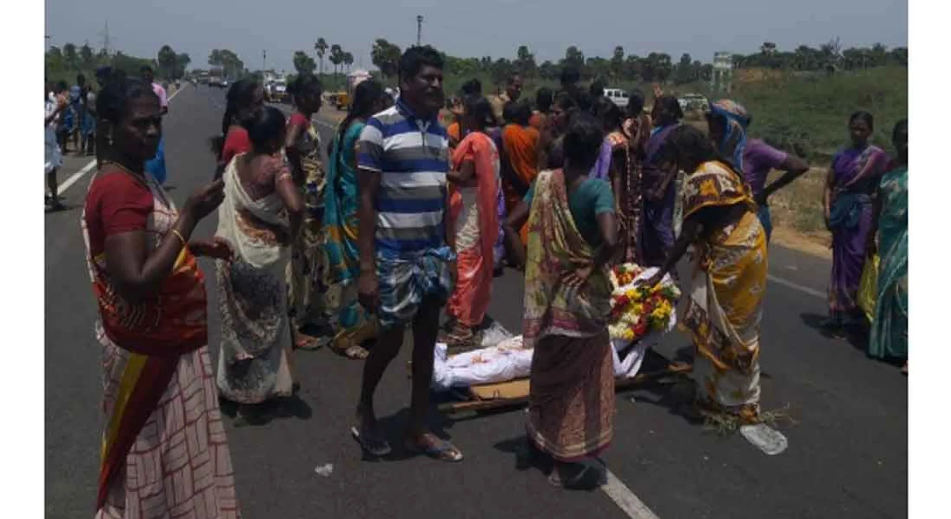  The temple dispute over the murder...people protest 