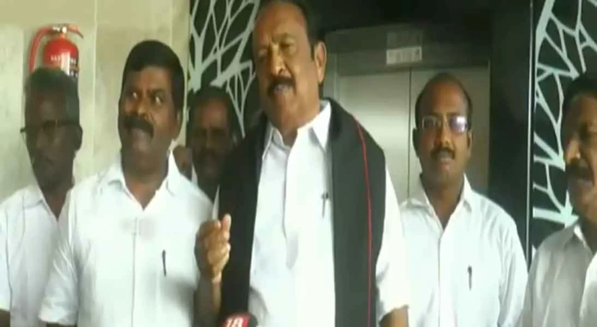  What's wrong...? Kamal talks about  Godse - Vaiko