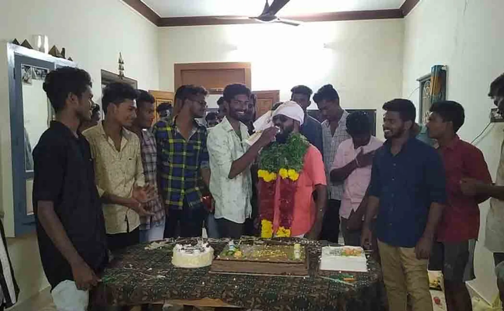 rowdy celebrated his birthday with  long knife
