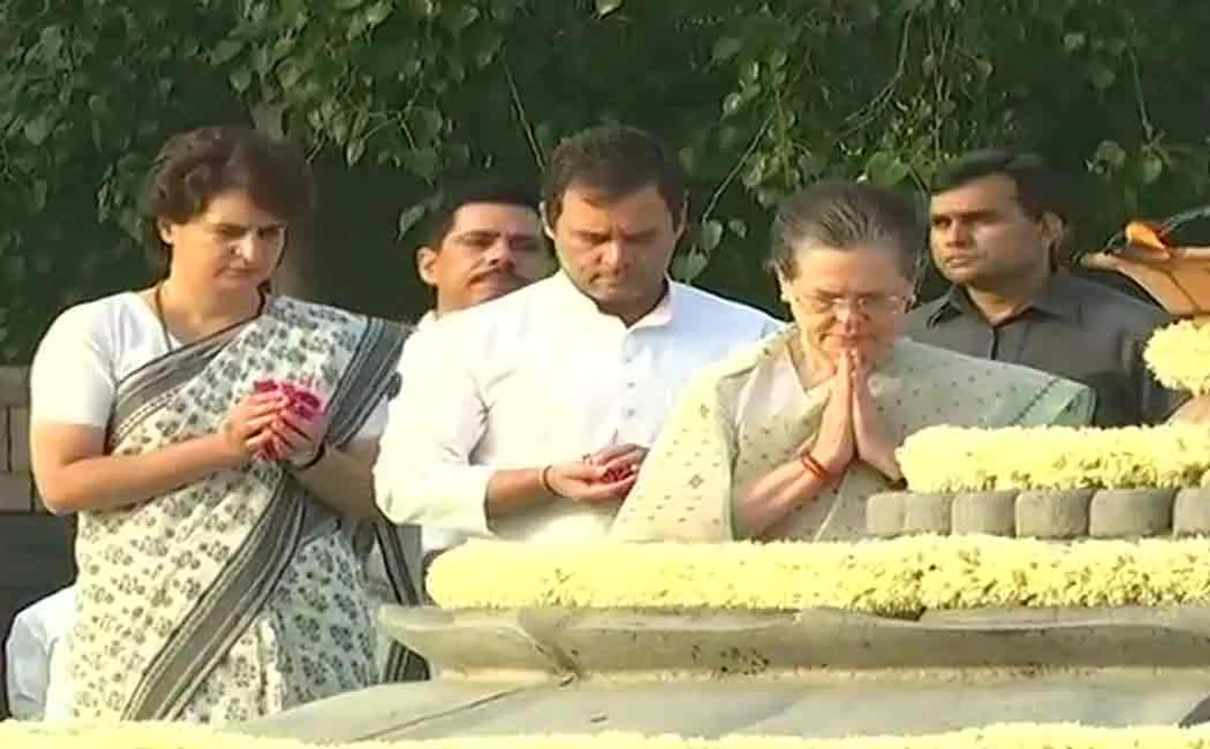 rahul gandhi and family at rajivgandhi memorial