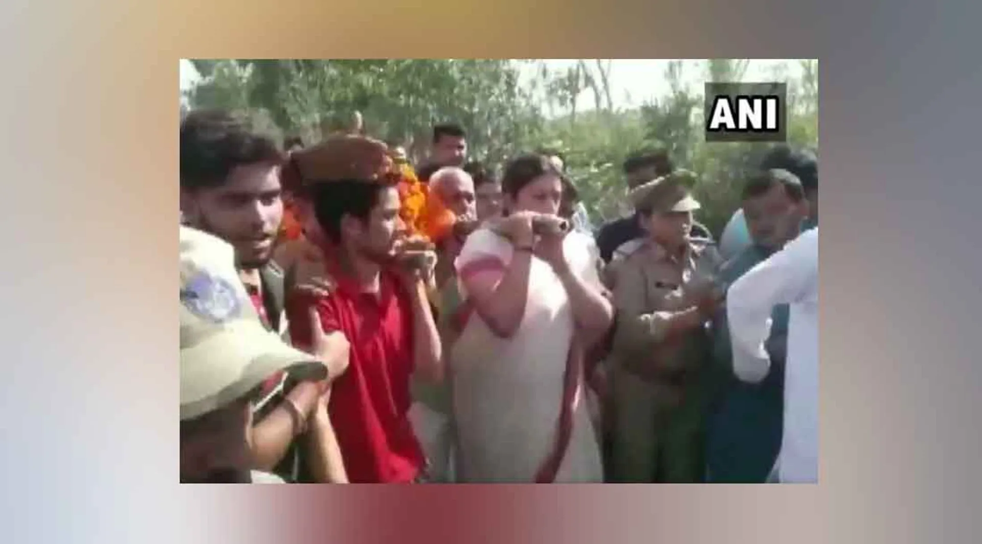 smriti irani amethi Uttar Pradesh - BJP Worker