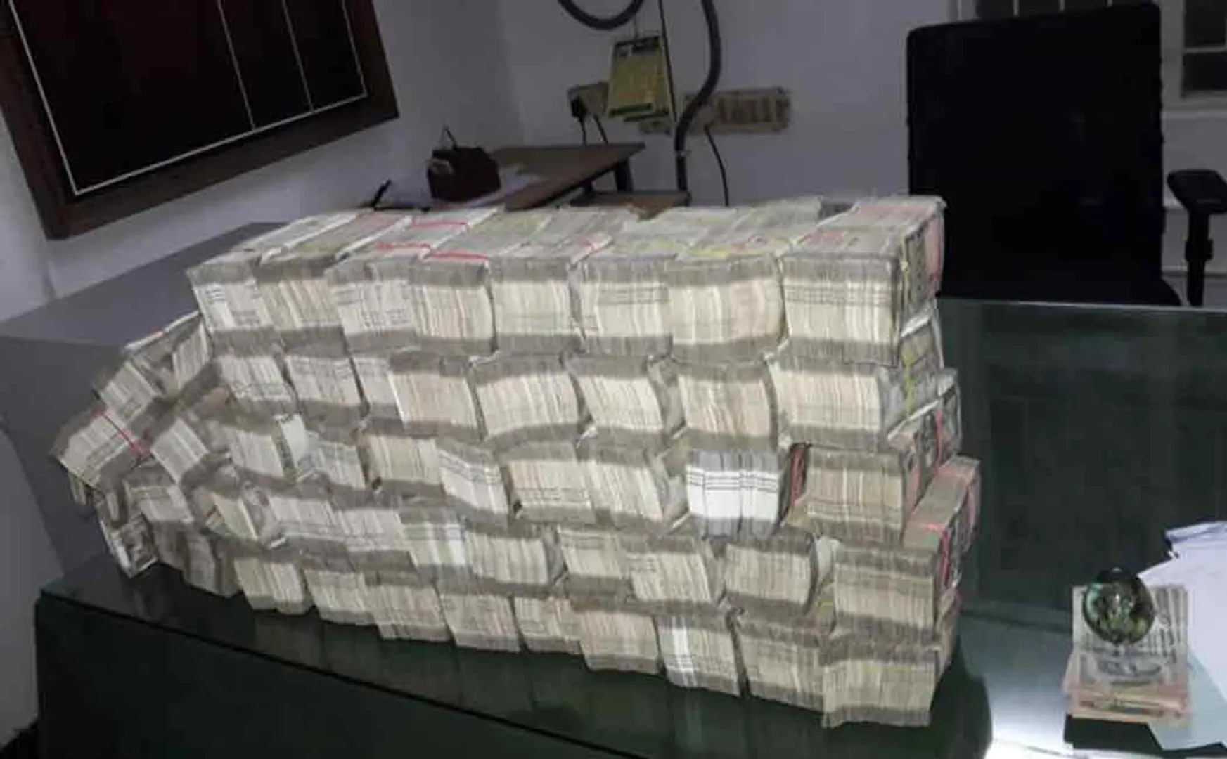  1 crore 56 lakhs on the road... Delivering to Dasildar because nobody claims it!
