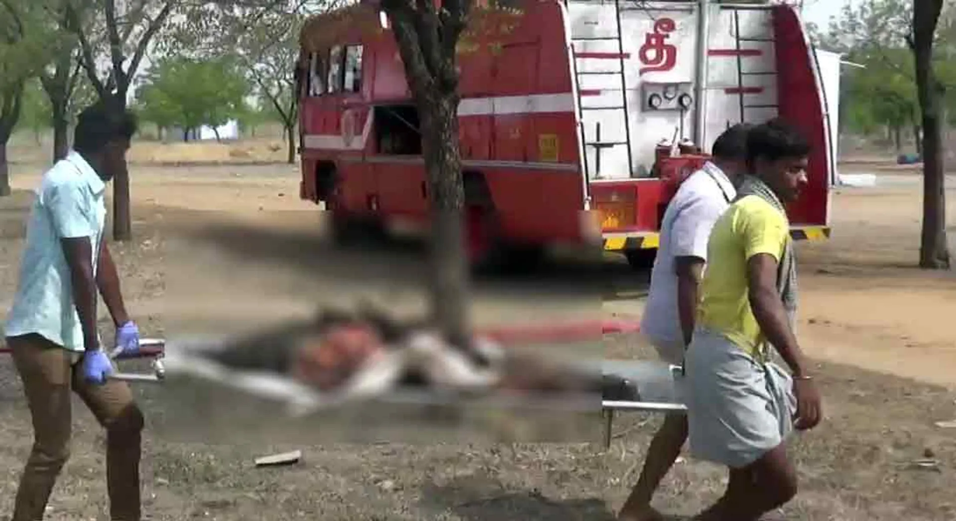  'Risk' for stomach survival! crack blast in sivakasi 