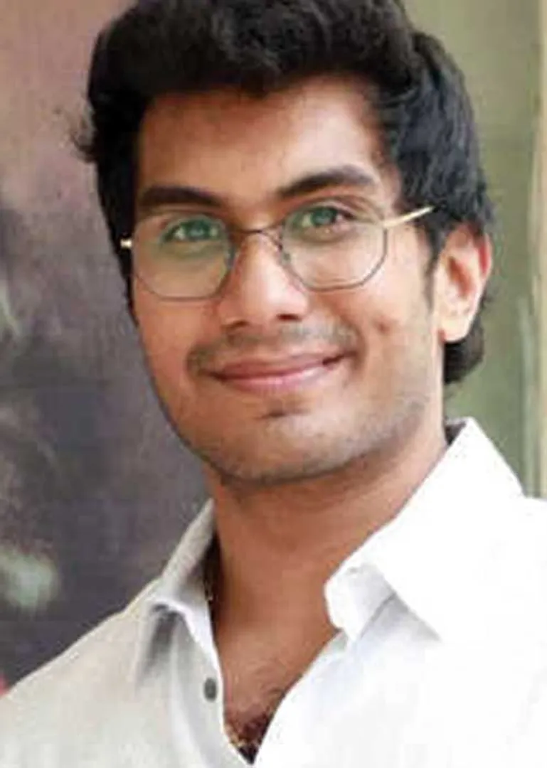 /idhalgal/cinikkuttu/rajinis-son-law-threatened-director