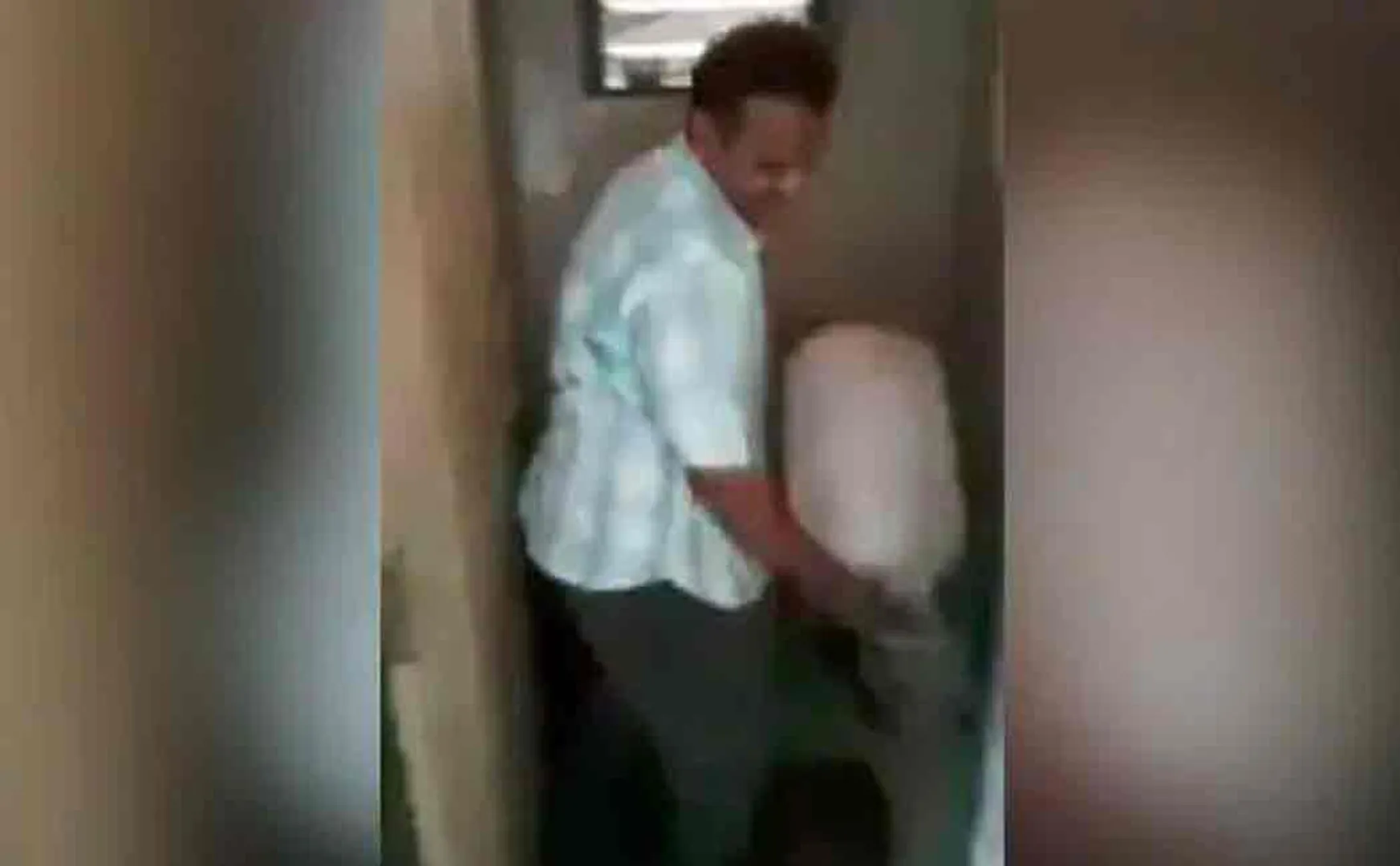 mumbai man uses public tiolet water to make tiffin