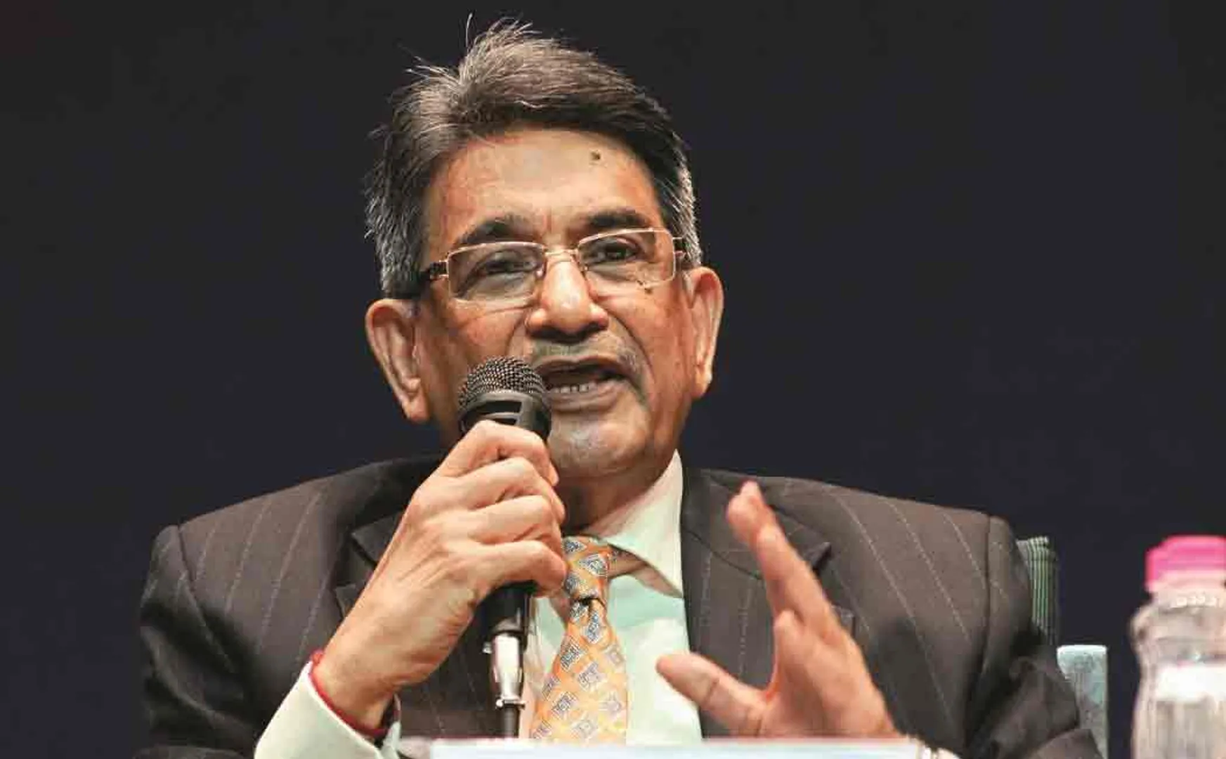 former supreme court justice lotha files complaint on online fraudsters