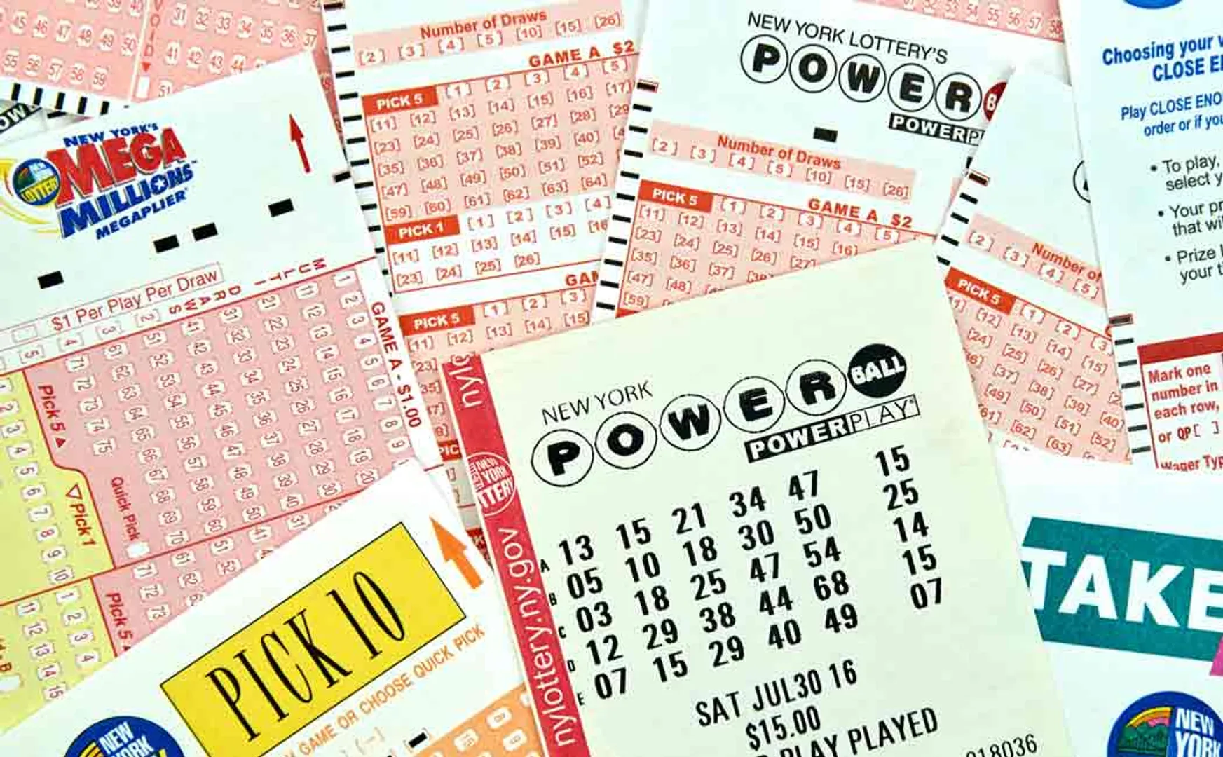 indian man wins 18 crore worth lottery in abudhabi