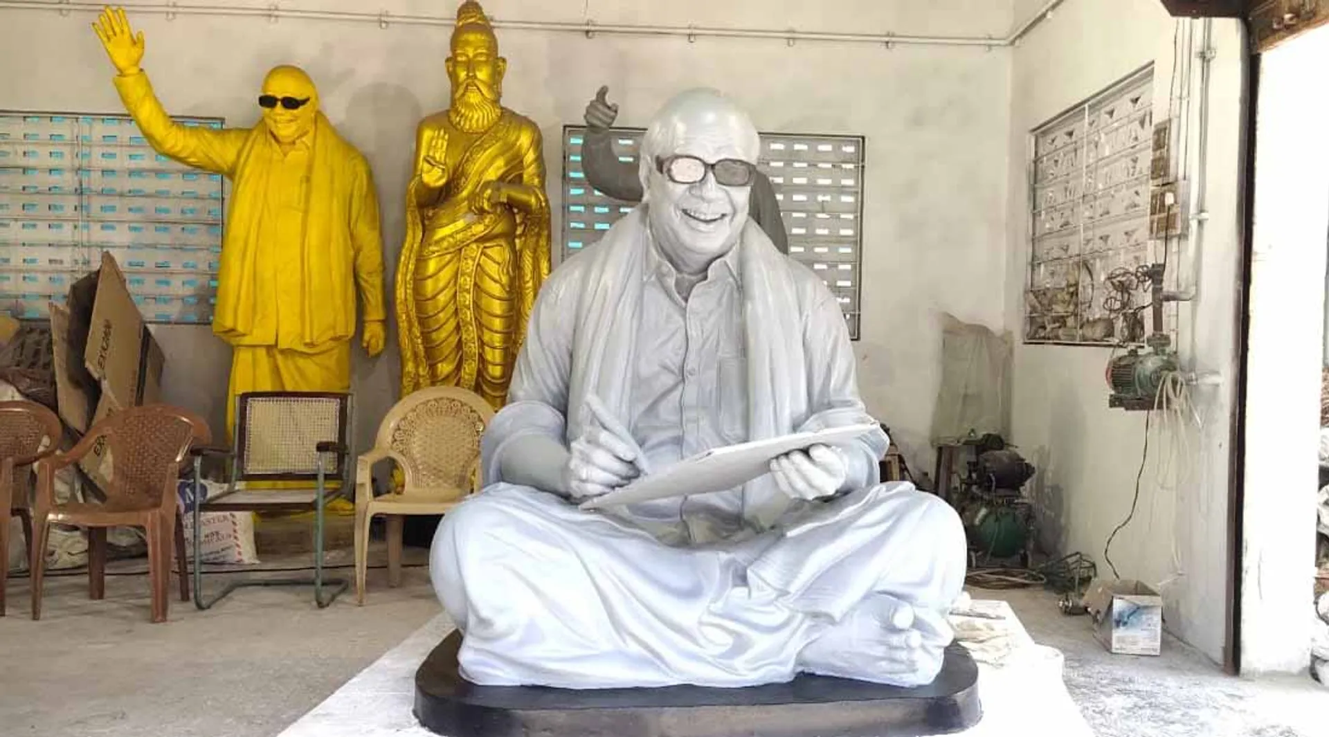 Kalaignar Statue