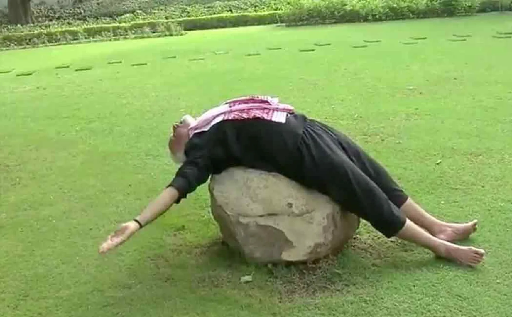 narendramodi yogasana