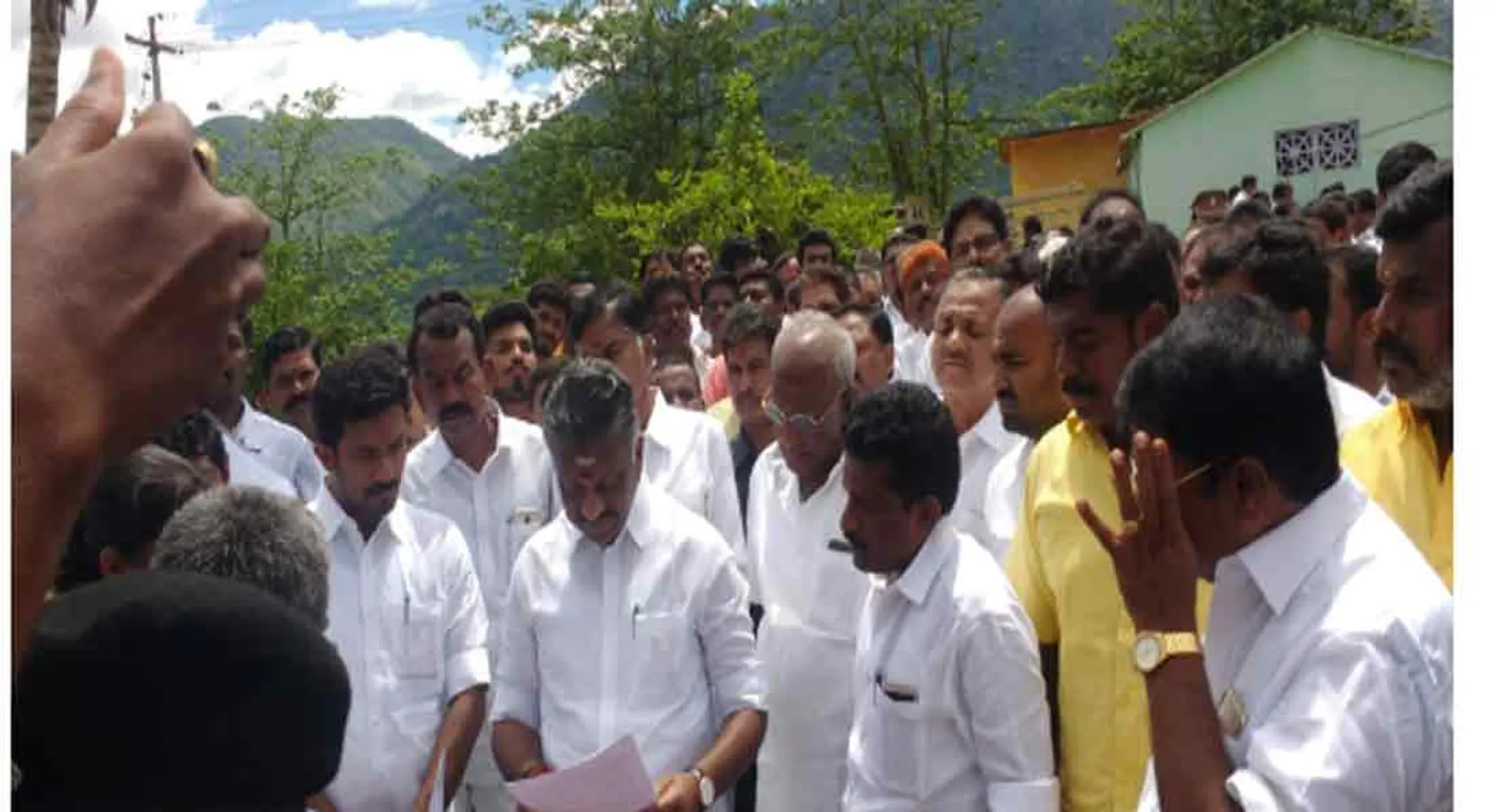 Work together! OPS promise to DMK MLA