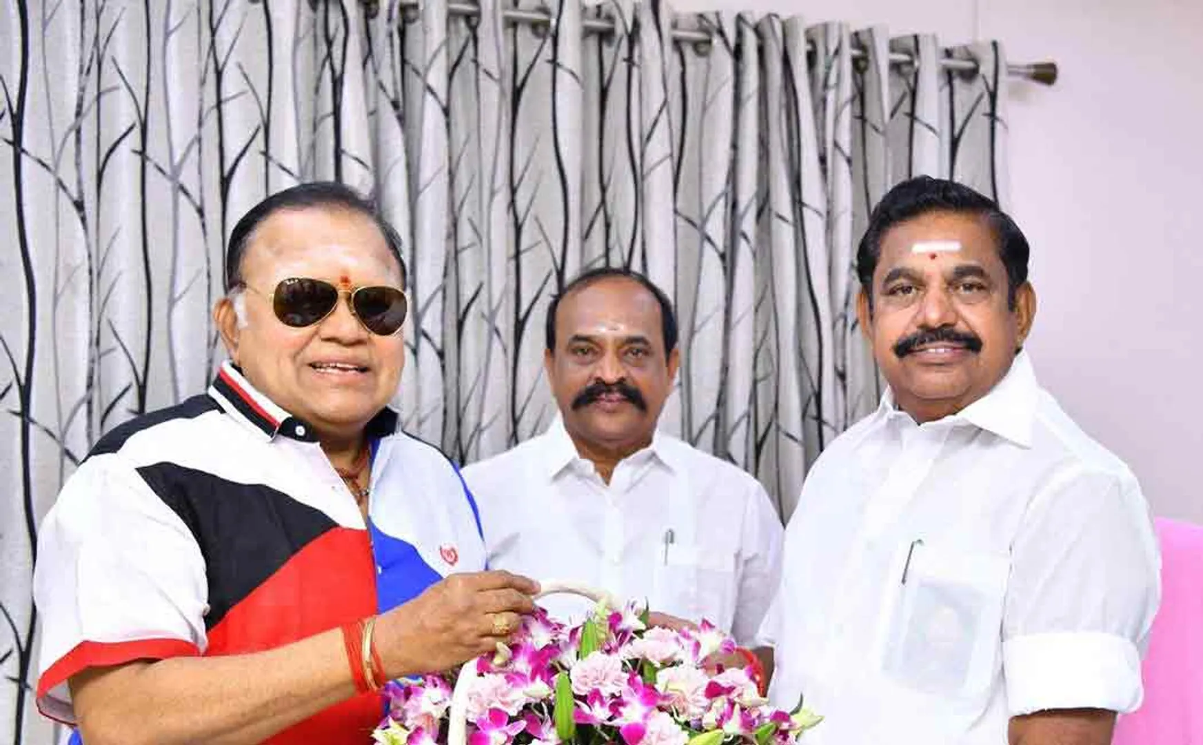 actor radharavi joined in admk 