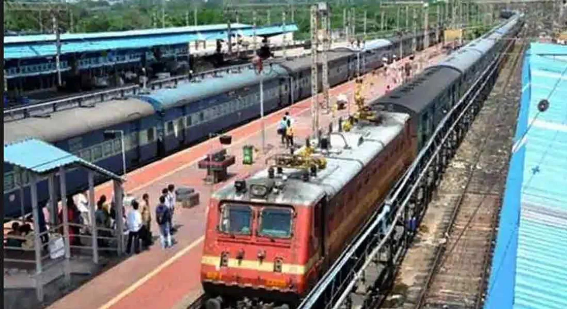 can speak in the understand language.. southern railway announce  