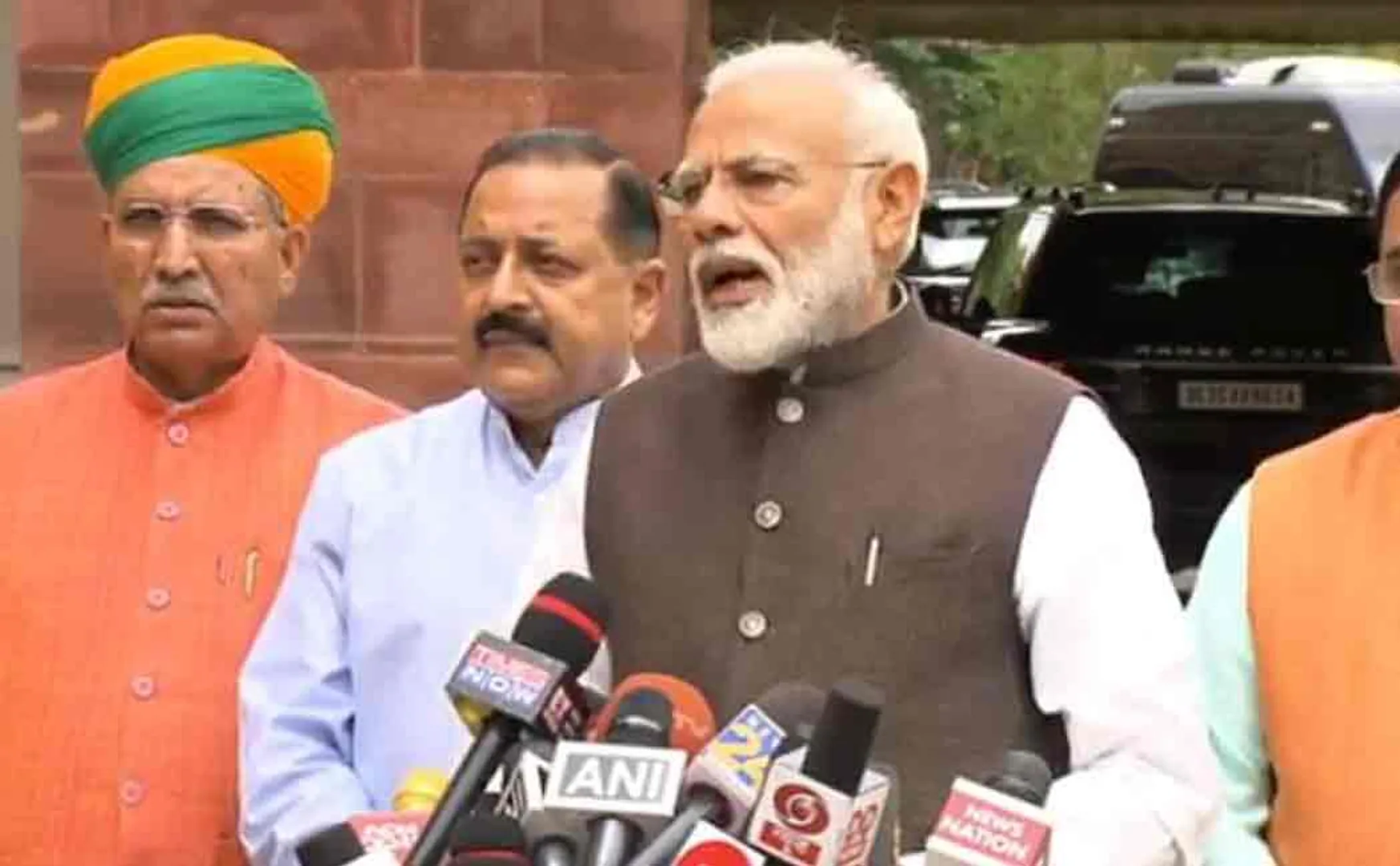 modi sworn as mp in the first session of loksabha