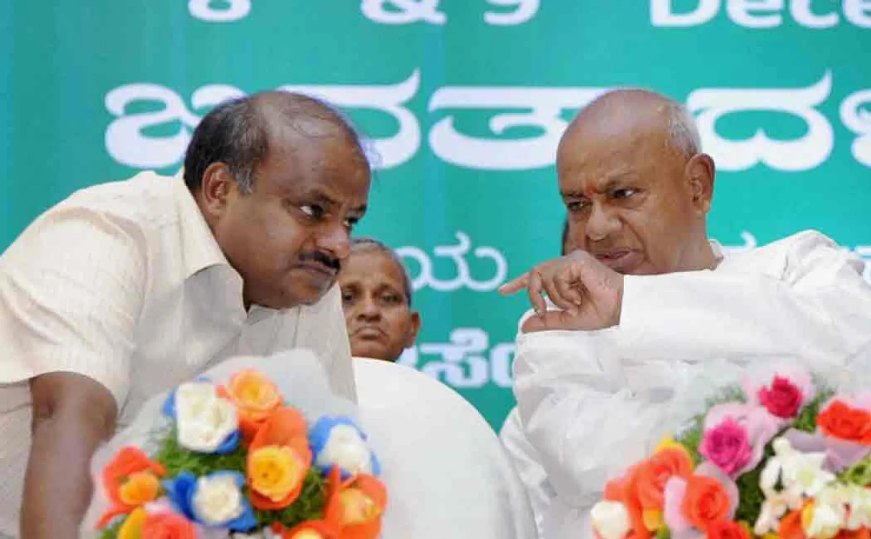 kumarasamy denies rumour about dissolving government in karnataka