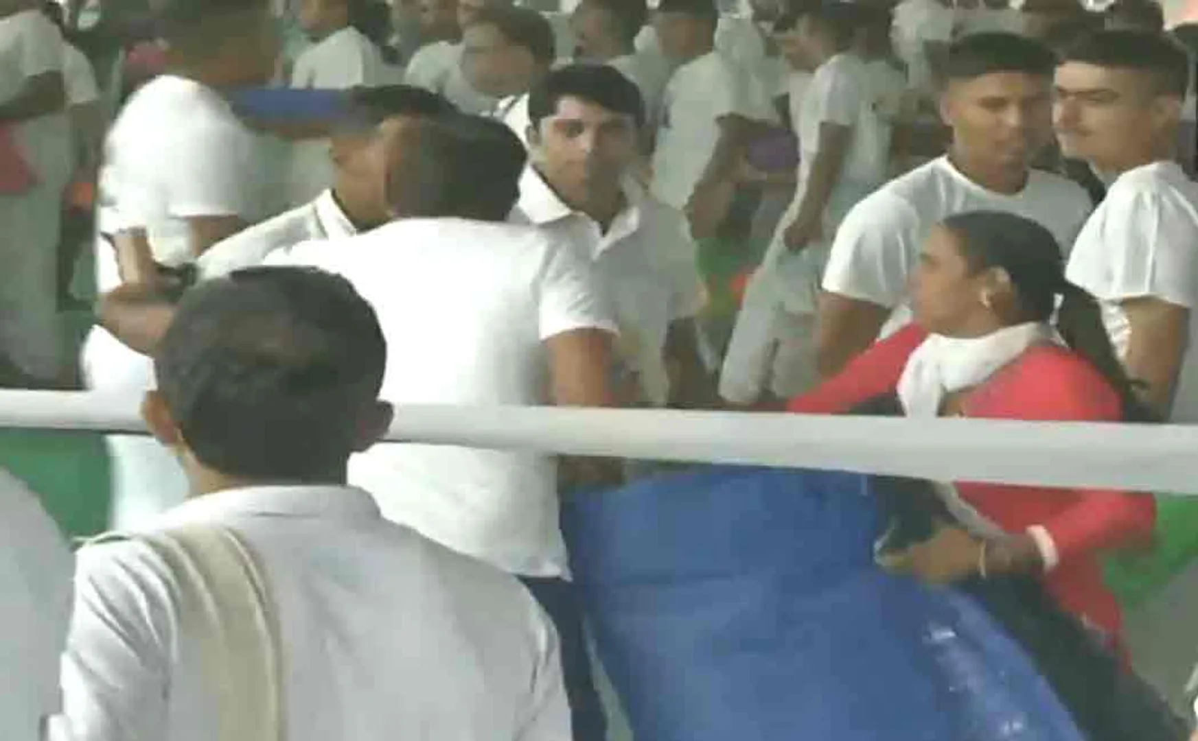 people stole yoga mats at amit shah function 