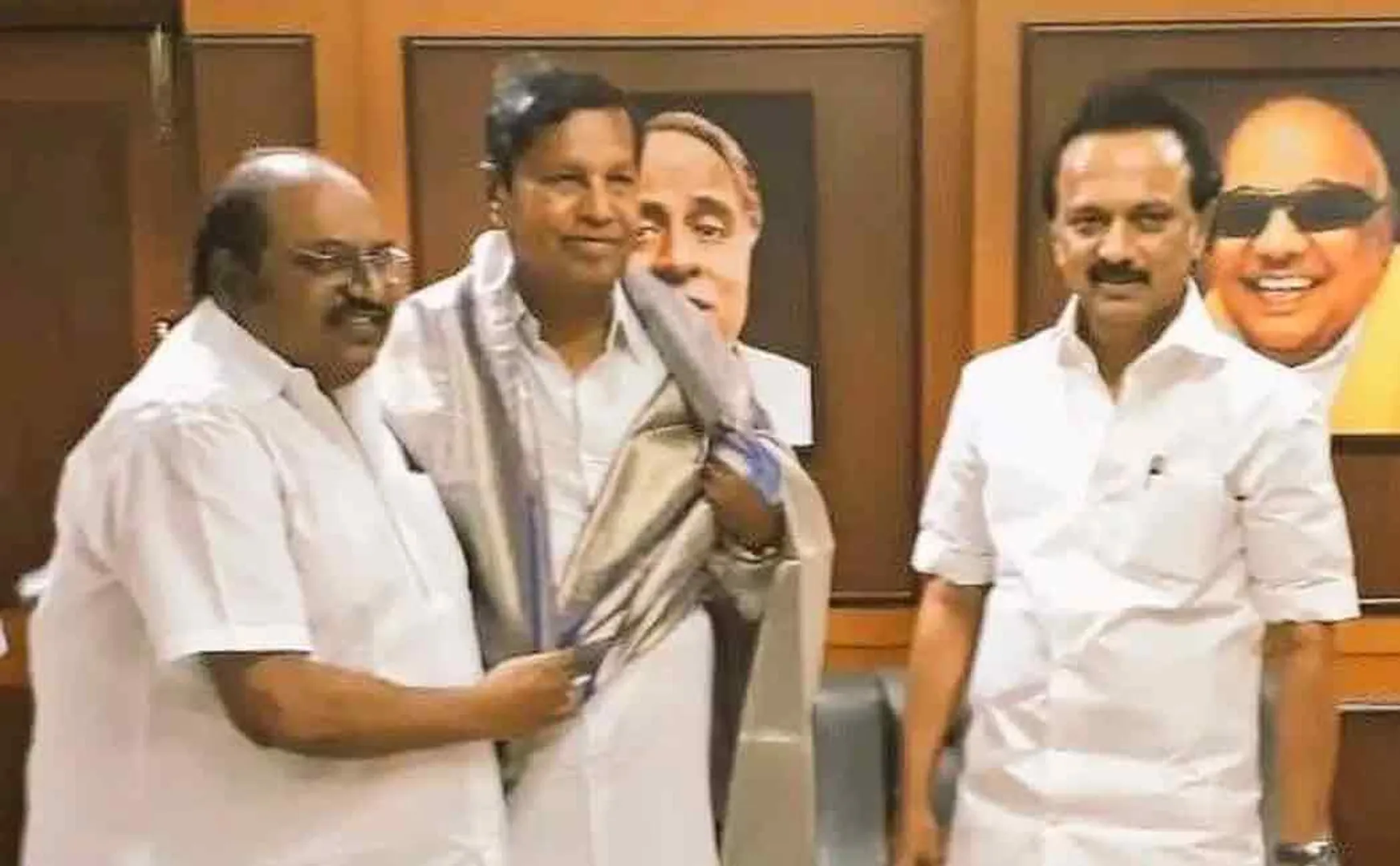 dmk submitted notice in loksabha