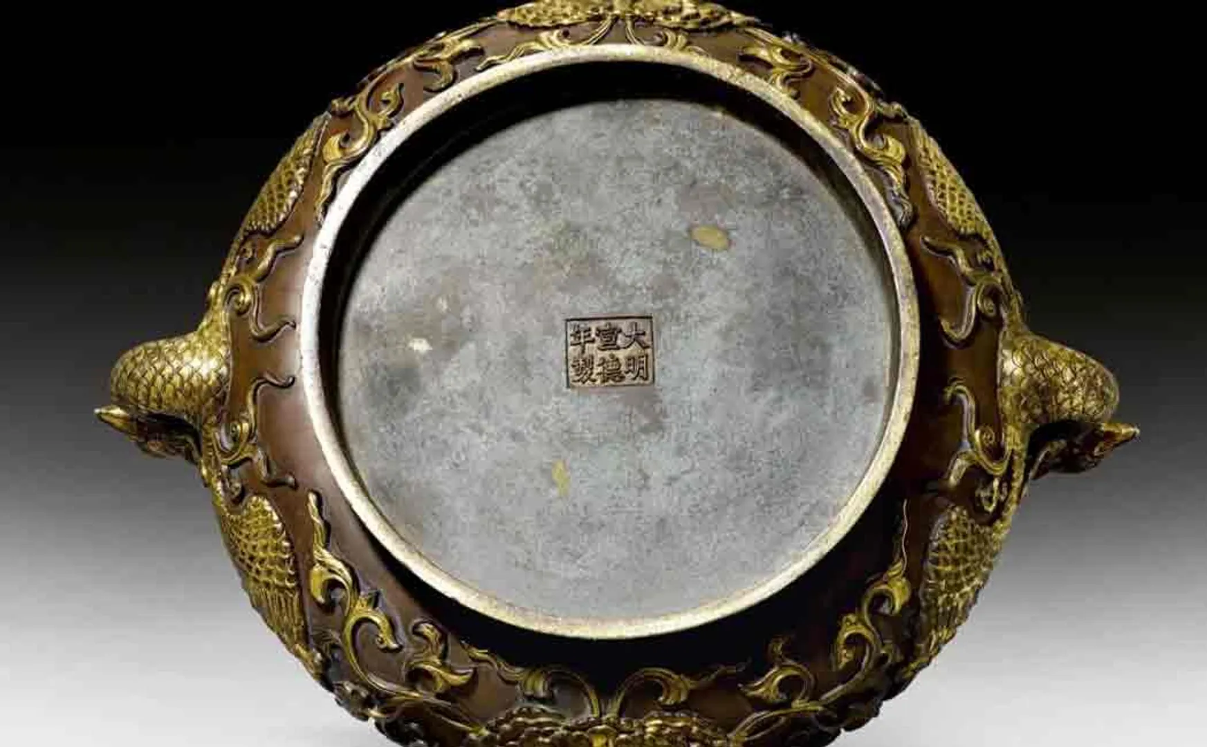 bronze bowl sold for 34 crore rupees in auction held at hongkong