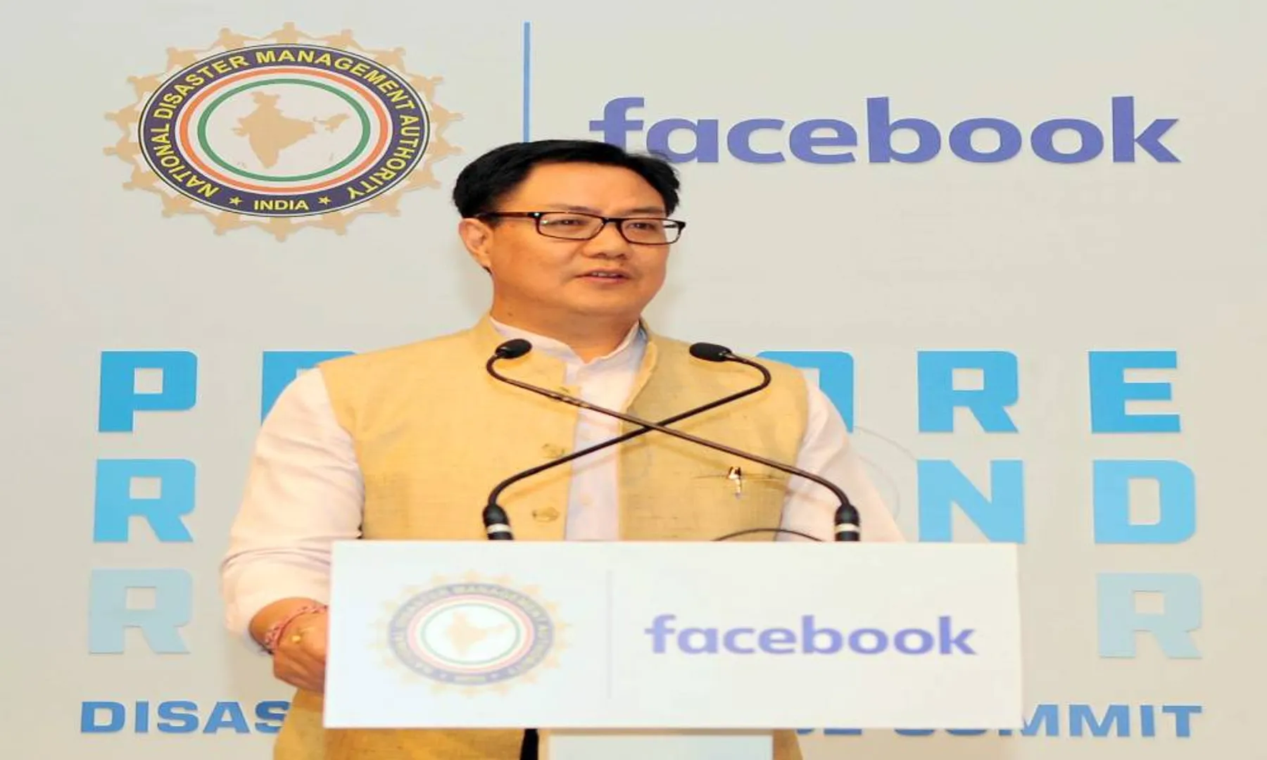 union sports ministers kiren rijiju meet with women's sports players and mery kom and ministers fight viral video