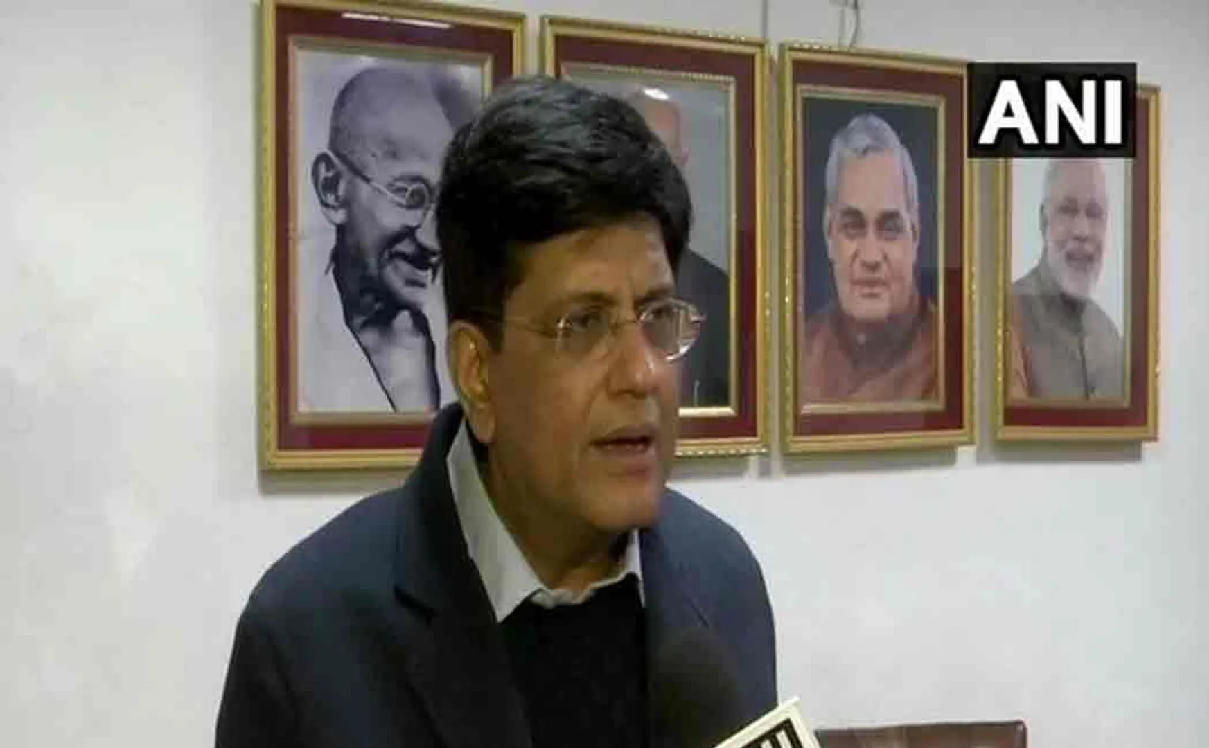 fifty percent reservation for women in railway police jobs