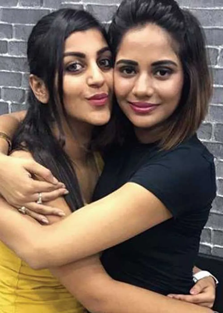 /idhalgal/cinikkuttu/actresss-party-and-glamor