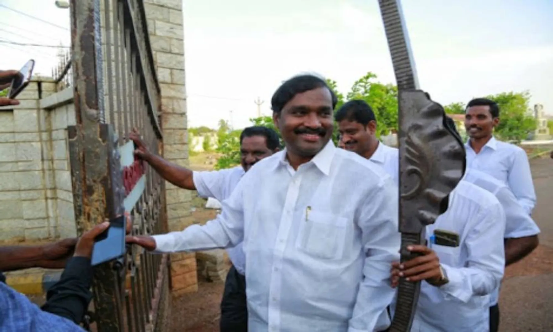 tamilaga valvurimai katchi velmurugan said one nation, one ration card