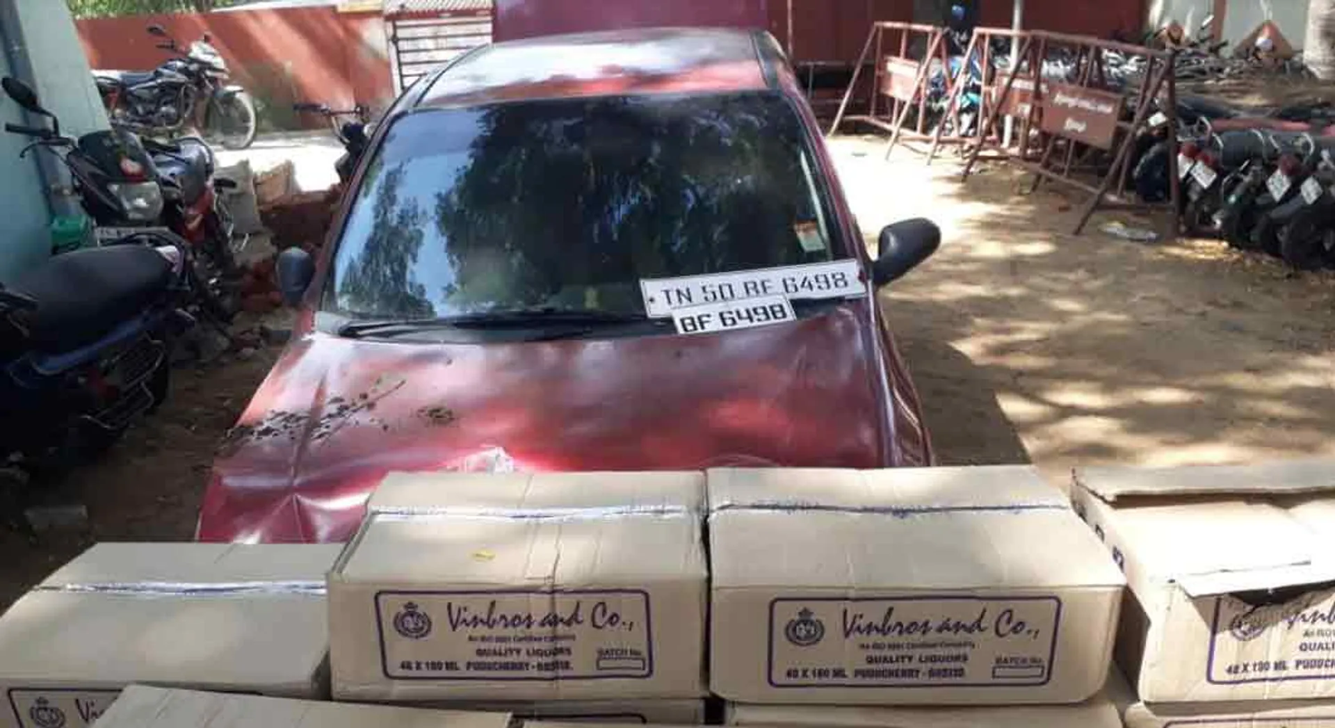 wine bottles smuggled in thiruvarur... police investigation  