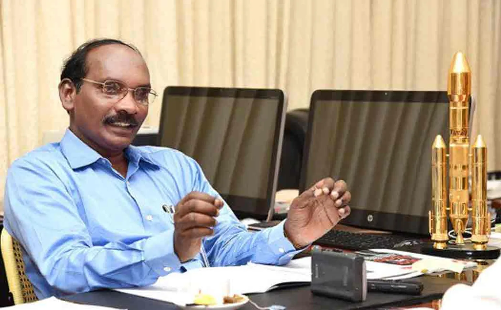 isro chairman visits udupi krishna temple ahead of chandrayan 2 launch