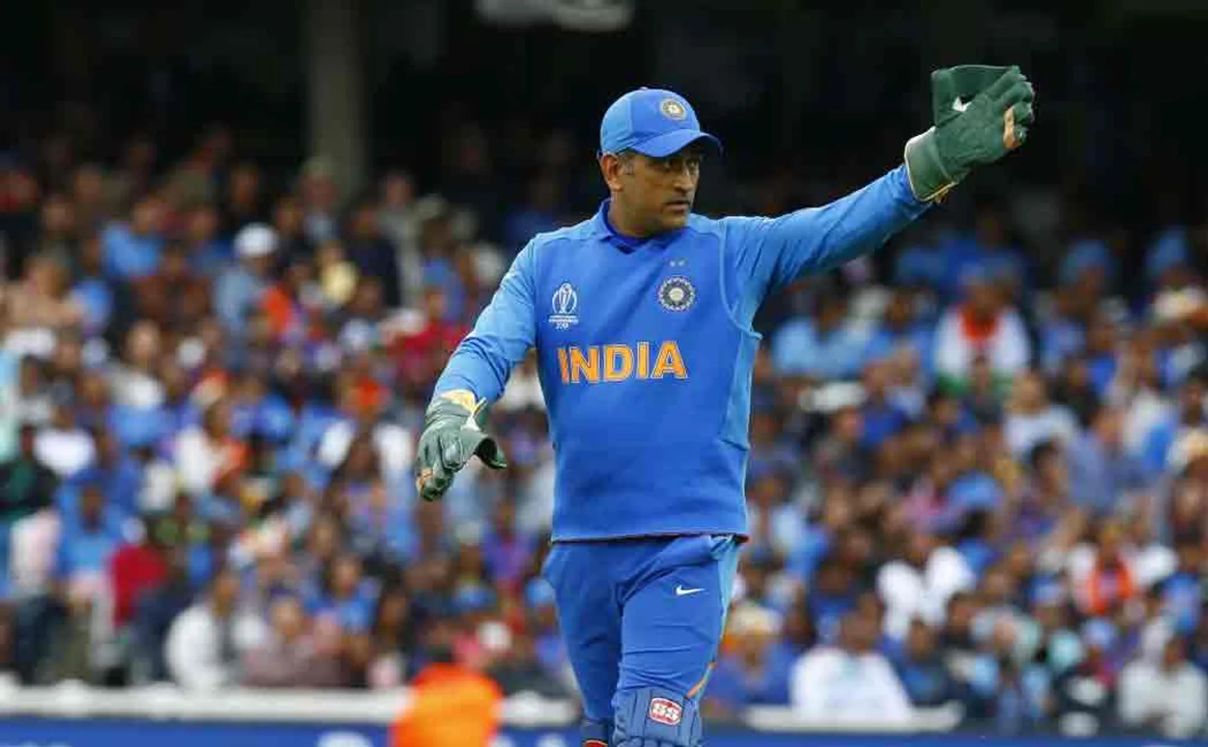 dhoni becomes the first wicketkeeper batsman to play in 350 international oneday matches