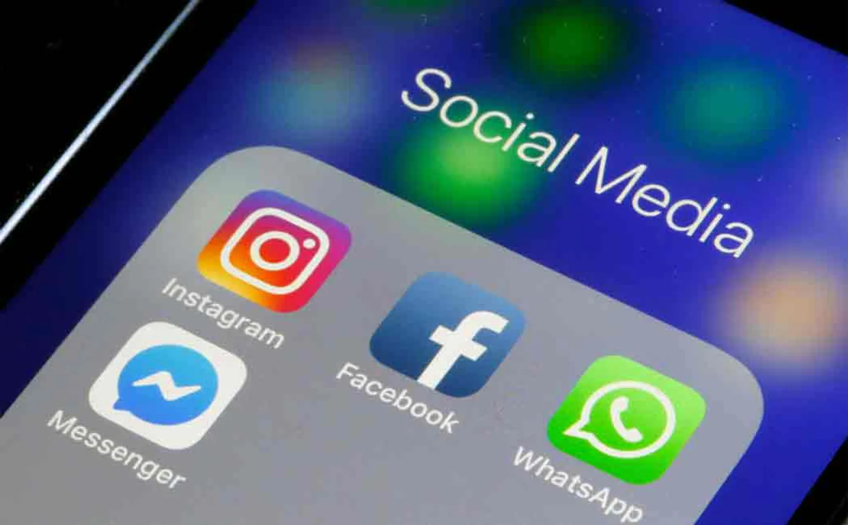 apple founder comment on using socialmedia