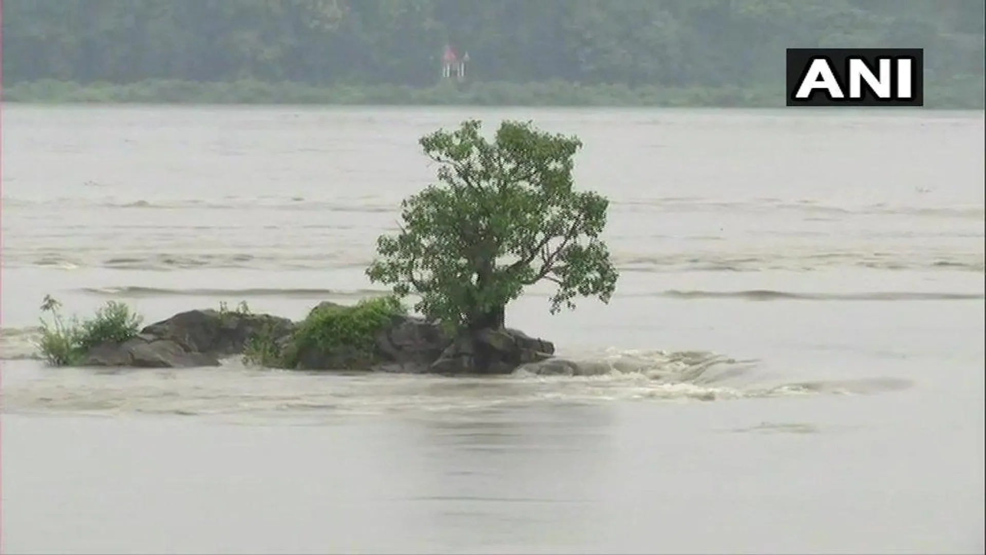 ASSAM STATES HEAVY RAIN FALL FLOOD FULLY AFFECTED VILLAGES 