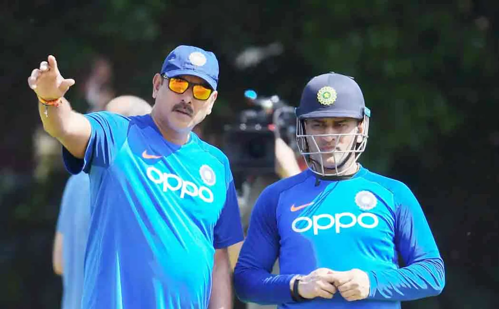 ravi shastri clears about dhonis placement controversy in worldcup semifinal