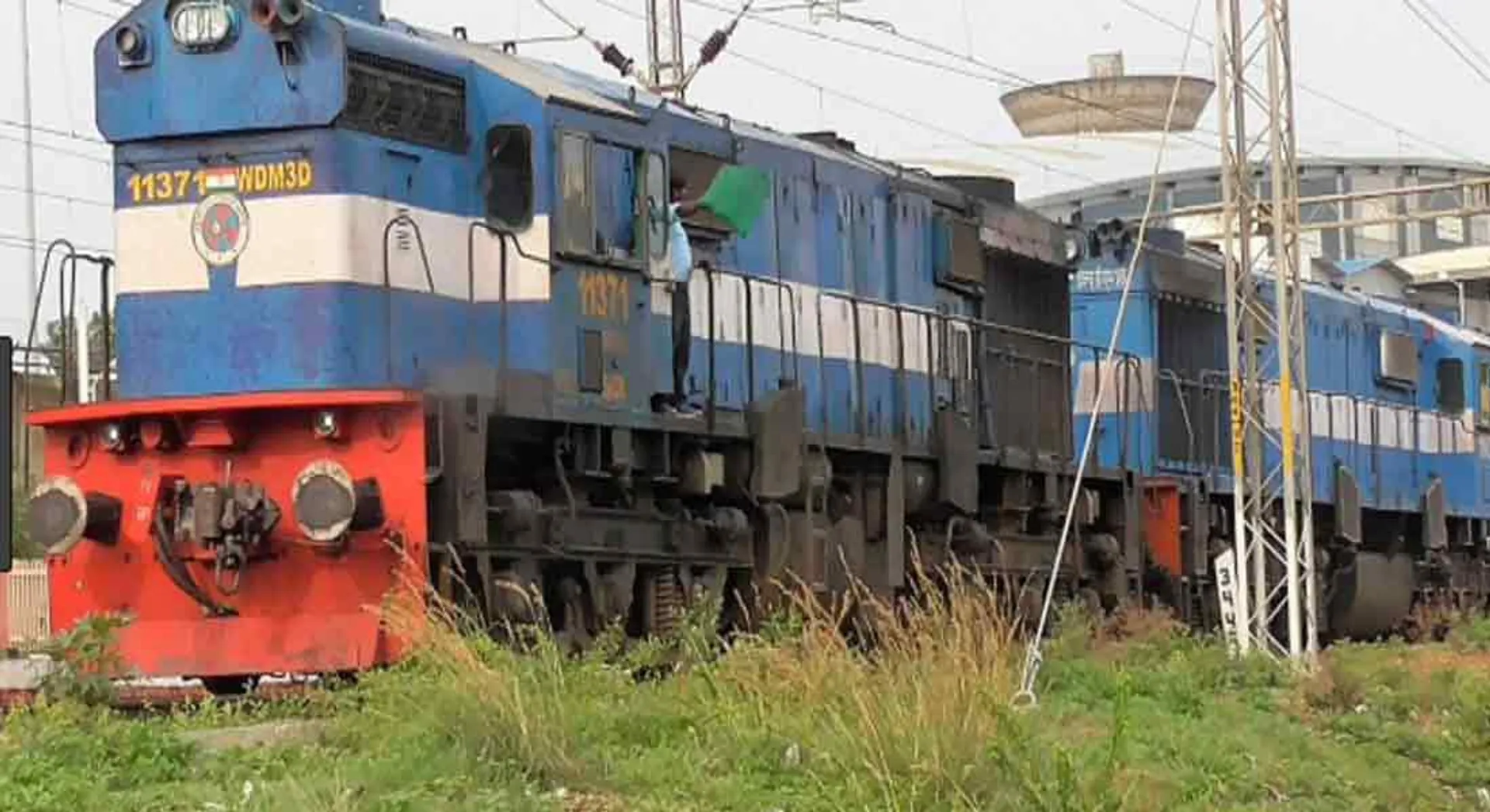  Karaikal - Bangalore passenger train engine repaired!