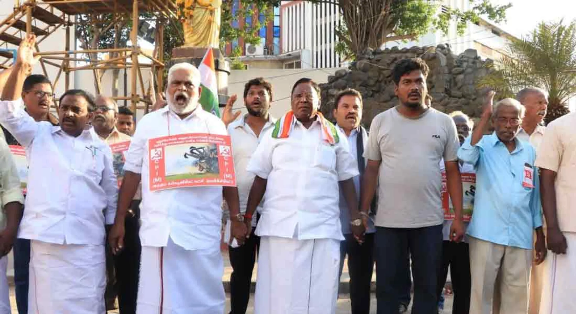 Puducherry: Human chain against hydrocarbon project!