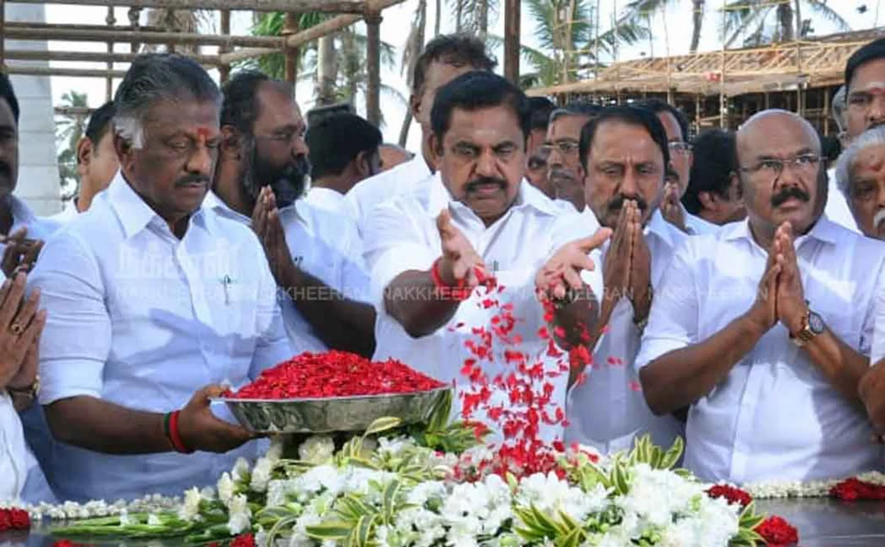 ministers in jeyalalitha's memorial