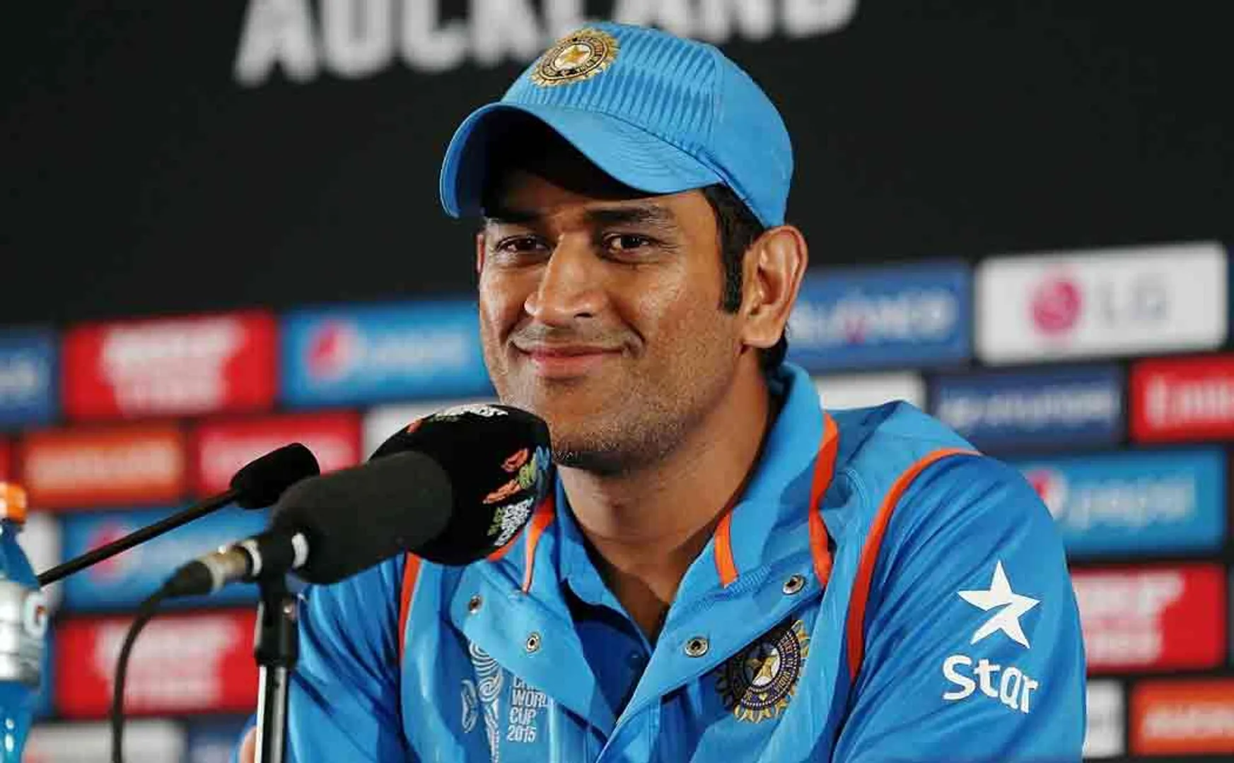 pakistani actress about dhoni