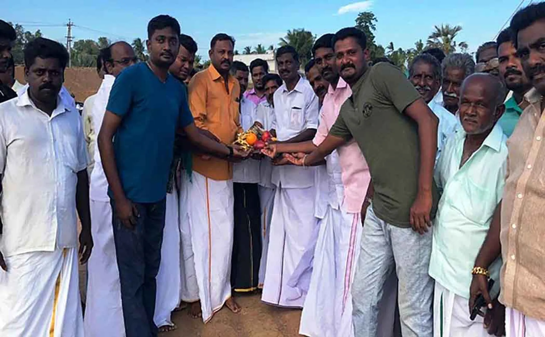 Singapore Tamils ​​who contributed Rs. 80,000 to the project For the task of inflating the pond
