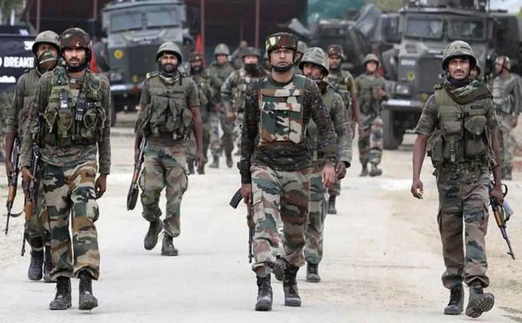 INDIA , KASHMIR, HIGH ALERT, 10000 ARMY MANS