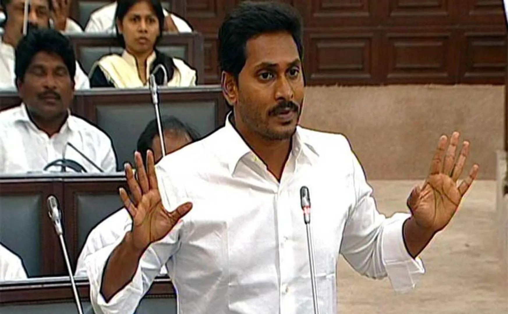 andhra pradesh cm jaganmohan reddy take education concept all private schools follow govt fees and procedure