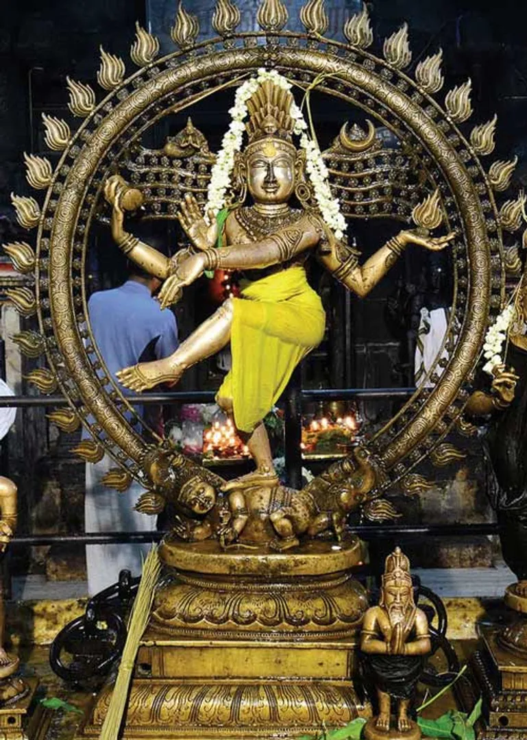 /idhalgal/om/abhishekapriyan-adaiyar-proud