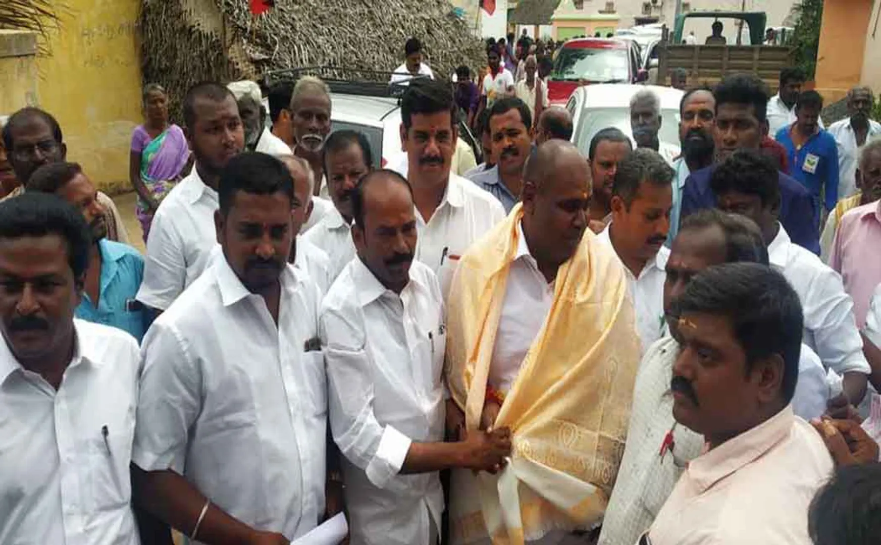 vellore lok sabha election admk election campaign participate in government employees