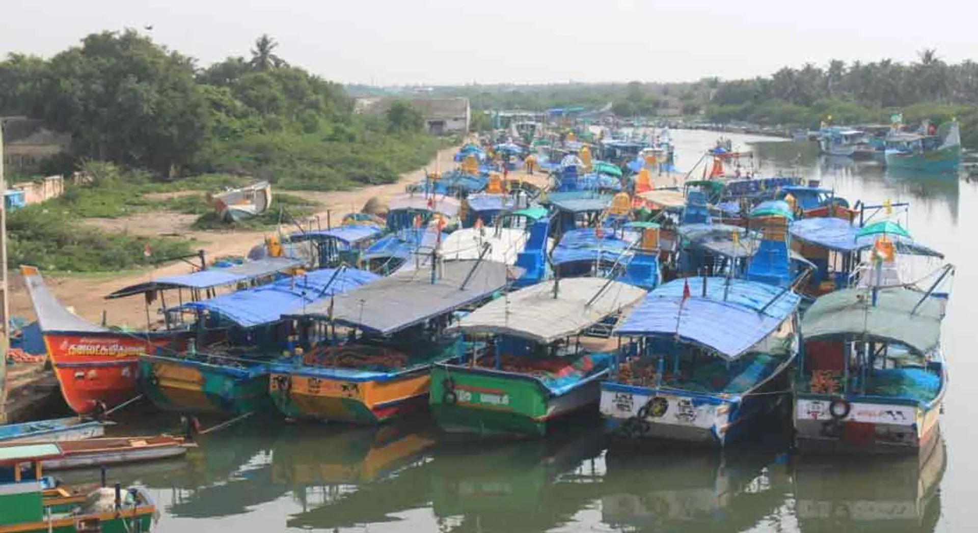 Prohibited to use of collapsible fold nets! Fishermen refuse to go to sea protesting