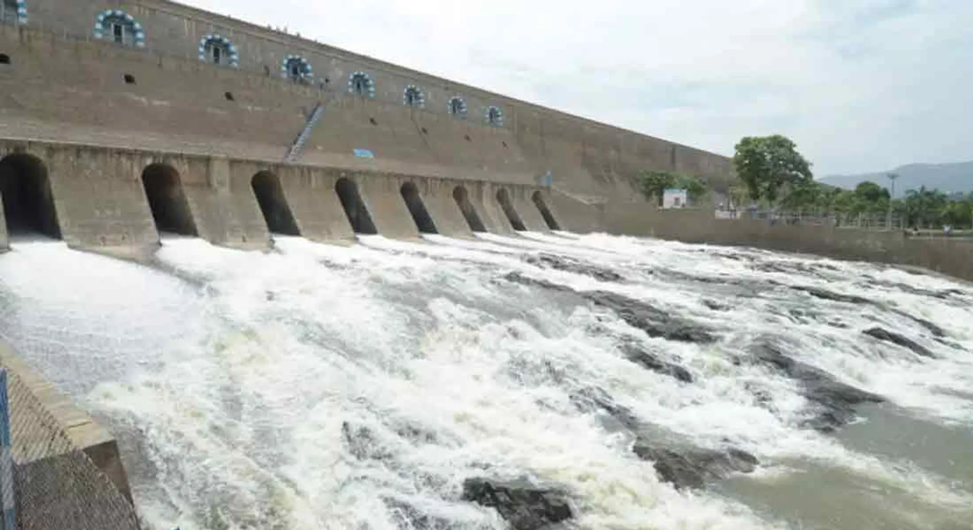  Mettur Dam touches 50 feet
